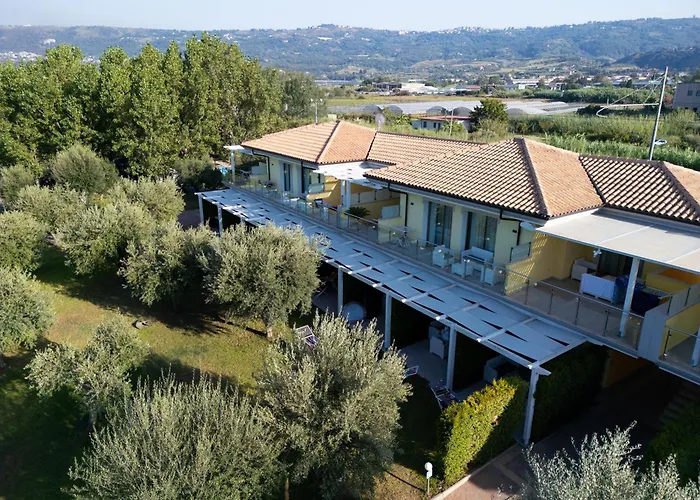 Hotel Baia Di Trainiti