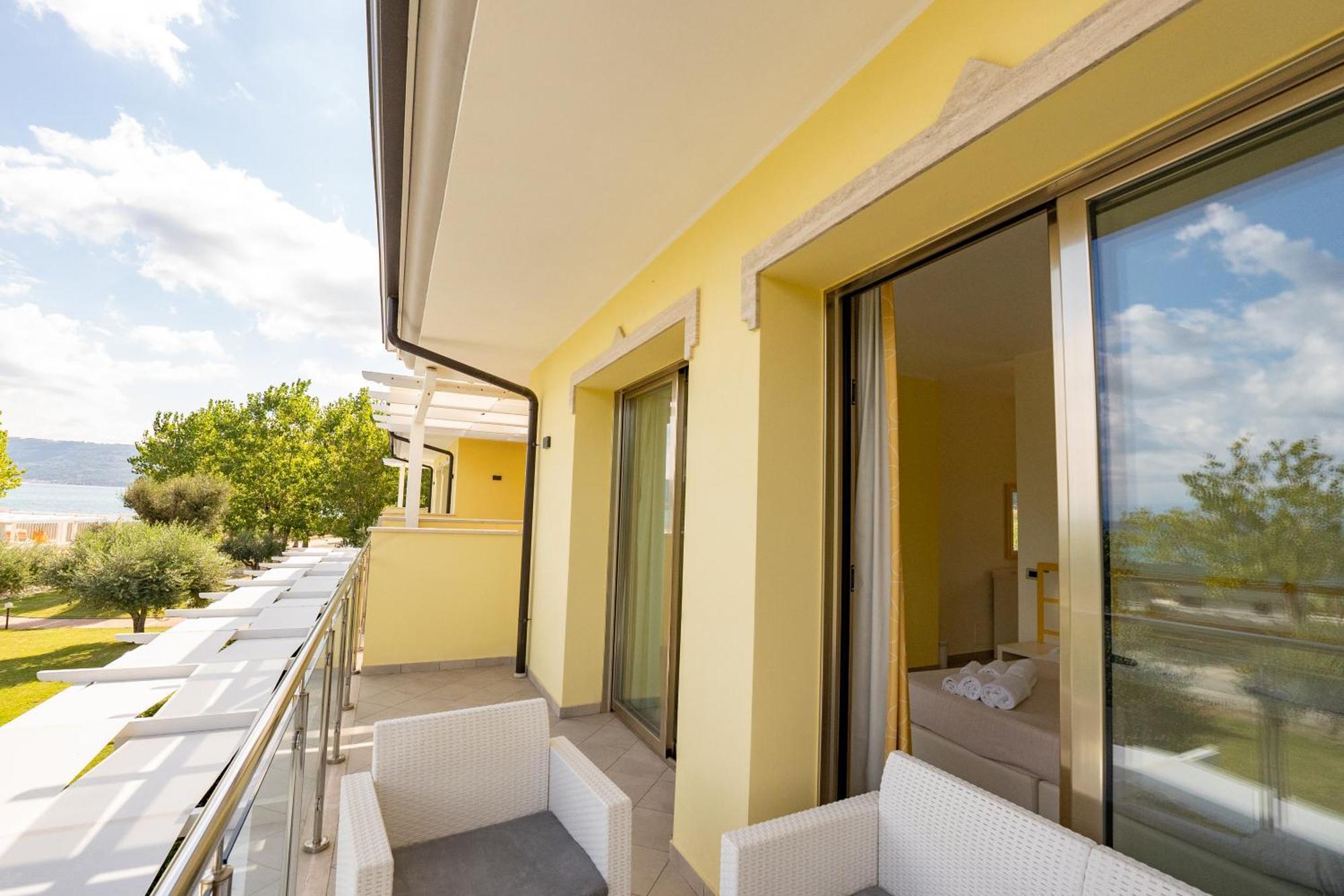 Hotel Baia Di Trainiti 3*